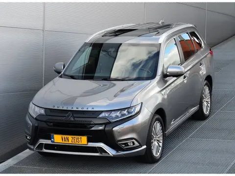 Mitsubishi Outlander PHEV 2.4 INSTYLE 4WD | PLUG IN HYBRID | FULL OPTIONS | SoH 85 % | SCHUIFDAK | A