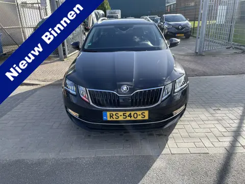 Škoda Octavia Combi 1.6 TDI Greentech Style Business Handel/export dsg mooie auto deze auto wordt ve
