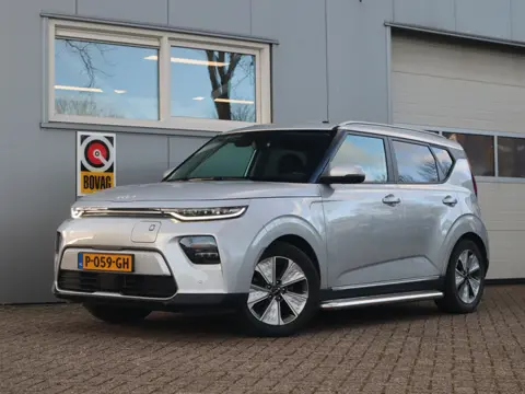 Kia e-Soul DynamicPlusLine 64 kWh 3-Fase / Trekhaak / Schuifdak / Stoel & Stuurverwarming