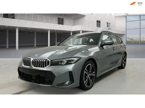 BMW 3-serie Touring 330i xDrive M SPORT|Automaat|LED|Camera|Navi|Sfeerverlichting|HIFI|Alarm|19inch