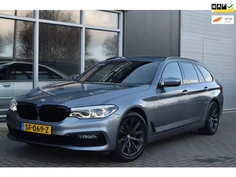 BMW 5-serie Touring 520d High Executive | Head-Up | Dodehoekassist | NAP + APK 5-2027 !