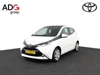 Toyota Aygo 1.0 VVT-i x-play | Airco | Navigatie | Achteruitrijcamera |
