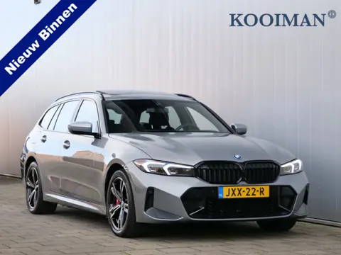 BMW 3 Serie Touring 330e 292 Pk Automaat M Sportpakket Pro Schuifdak / Apple Carplay / Head-Up / Key