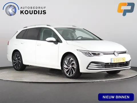 Volkswagen Golf Variant 1.0 eTSI Life (NL-Auto / Trekhaak / Massage / ACC / Carplay / 17'')