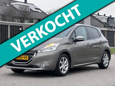 Peugeot 208 1.2 e-VTi Style 5DR*Automaat*Navigatie*Dealer onderhouden*NAP*Cruise*Clima*Trekhaak*Park