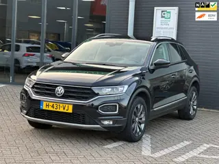 Volkswagen T-Roc 1.5 TSI Sport/VIRTUAL COCKPIT/CAMERA/NAVI/CARPLAY/STOELVERWARMING!!