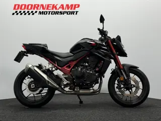 Honda CB 750 HORNET (bj 2023)