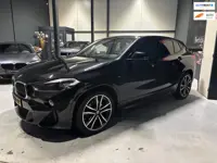 BMW X2 SDrive18i High Executive / PANO / HUD / TREKHAAK / CAMERA