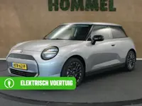 Mini Cooper E Essential 40.7 kWh - SOH 99,9% ! - ORIGINEEL NEDERLANDSE AUTO - 3-FASE - NAVIGATIE - P