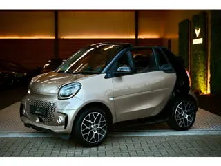 Smart Fortwo cabrio EQ - Stuurverwarming - Leer - Cruise control - Stoelverwarming - LED - Achteruit