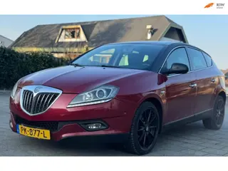 Lancia Delta 1.9-16V Twin-Turbo nieuweapk,2eigenaar, airco, navigatie, aluminium velgen, parkeersens