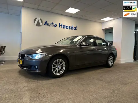 BMW 3-serie 320i High Executive|AUTOMAAT|SCHUIFDAK|LEDER|NAVIPROFF