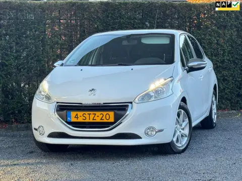 Peugeot 208 1.2 VTi Oxygo APK 12-2026/CRUISE/RIJDT SUPER!