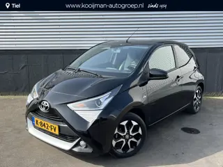 Toyota Aygo 1.0 VVT-i x-joy Apple Carplay en/of Android auto Navigatie, LMV, Privacy glass, Electron