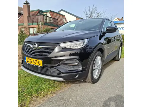 Opel Grandland X 1.6 Turbo Hybrid Elegance