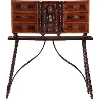 Spaans kunstkabinetje / Vargeño / tafelkast / rariteitenkabinet  ca 1700 en later