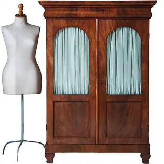 Biedermeier boekenkastje met getoogde ruiten uitneembare bespanning ca 1830 mahonie