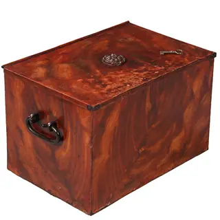 Geldkist of strongbox Engeland ca 1875 IJzer gehout in bloemmahonie met sleutel