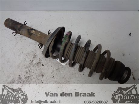 Volkswagen New Beetle 2.0 8V 1998-2005 Schokbreker voorzijde
