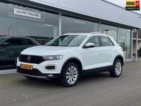 Volkswagen T-Roc 1.5 TSI Sport automaat ,trekhaak , Apple-carplay ,