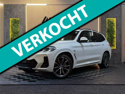 BMW X3 GERESERVEERD! XDrive30e High Executive M-SPORT|PANO|HuD|LASER|CARPLAY|TREKHAAK|SFEERVERLICHTI