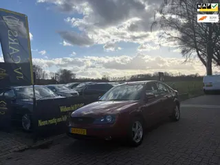 Ford Mondeo 1.8-16V Trend AIRCO,CRUISE,ELEKT PAKKET,CENTRALE DEURVERGRENDELING OP AFSTAND,MULTIMEDIA