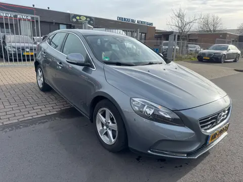Volvo V40 2.0 D2 Summum Business