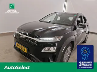 Hyundai Kona 64 kWh EV 204pk Comfort Smart | SOH 100% | Trekhaak voor fietsendrager | Apple CarPlay 