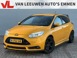 Ford Focus 2.0 EcoBoost ST-3 | Nieuw Binnen! | Bull-X | Stoelverwarming | Recaro
