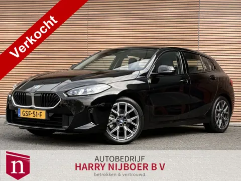 BMW 1-serie 120 facelift | Harman-Kardon | Sportstoelen | Stoelverwarming | 18" LMV