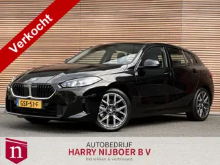 BMW 1-serie 120 facelift | Harman-Kardon | Sportstoelen | Stoelverwarming | 18" LMV