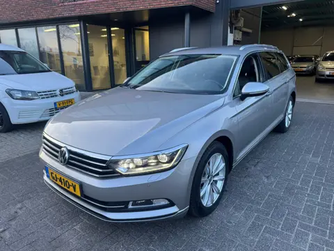 Volkswagen Passat Variant 1.6 TDI Highline AUTOMAAT XENON LED ALCANTARA ACC ORIG NL NAP