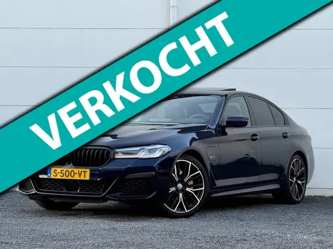 BMW 5-serie 530e M-Sport Org NL Pano Head up Softclose H&K Stoelventilatie Keyless entry 360 Camera