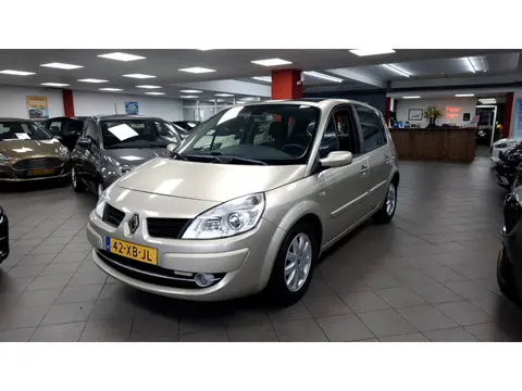 Renault Scénic 2.0-16V Tech Line