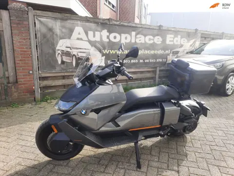 BMW Scooter CE 04 stoelverwarming handvat verwarming koffer nw 16000 euro
