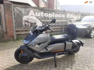 BMW Scooter CE 04 stoelverwarming handvat verwarming koffer nw 16000 euro
