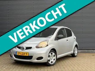 Toyota Aygo 1.0-12V Access RIJKLAAR | AIRCO | NIEUWE APK | LAGE KM