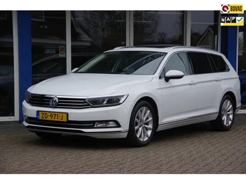 Volkswagen Passat Variant 1.5 TSI Highline DSG Carplay Trekhaak Panoramadak