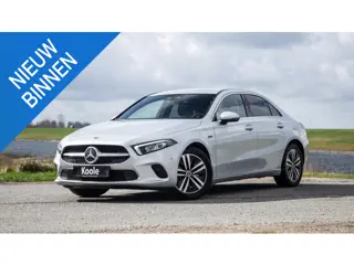 Mercedes-Benz A-klasse 250 e Business Solution Luxury Limited CARPLAY / LEER / CAMERA / AUTOMAAT