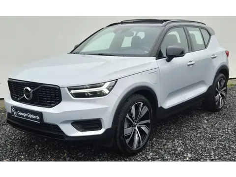 Volvo XC40 1.5 T4 Recharge R-Design Panorama Dak - 20" Wielen - Two Tone - Camera achter - Smartphon