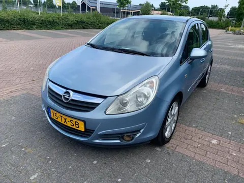 Opel Corsa 1.4-16V Enjoy ( zeer goede staat !! )