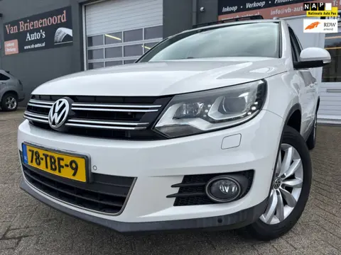 Volkswagen Tiguan 1.4 TSI Sport&Style van 2de Eig met elec panoramadak en parkeersensoren en trekhaa