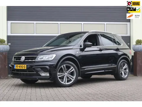 Volkswagen Tiguan 1.4 TSI ACT R-Line | Trekhaak | 19 Inch |
