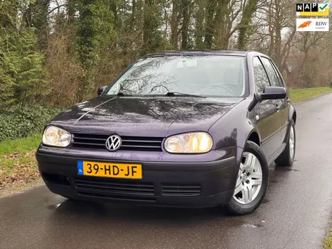 Volkswagen Golf 1.6-16V Trendline | Cruise + Airco |