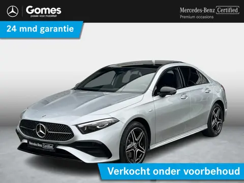 Mercedes-Benz A-klasse 250 e AMG | Panoramadak | Night Pakket