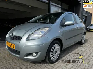 Toyota Yaris 1.3 VVTi Aspiration / Automaat