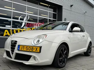 Alfa Romeo MiTo 1.4 Distinctive - Airco I Comfort pakket I PDC I Sport velgen I Xenon I