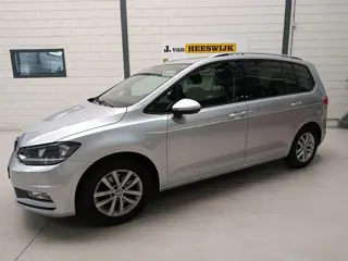 Volkswagen Touran 1.4 TSI Connected Series Pdc | Lmv | Panoramadak | Trekhaak | Keyless