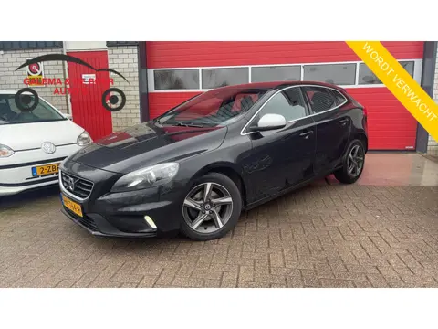 Volvo V40 2.0 D2 R-Design Business NWE D-RIEM / TREKHAAK / XENON / STOELVERW / NAVI / CLIMA / PDC / 