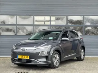 HYUNDAI KONA EV PREMIUM 64 KWH I LEDEREN BEKLEDING I 3-FASE I 100% SOH I STOELVERWARMING I APPLE CAR